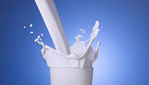 Süt Lekesi,Kurumuş Süt Lekesi,Kumaşta Süt Lekesi,Süt Lekesi Çıkarma,Süt Lekesi Nasıl Çıkar,Halıdaki Süt Lekesi